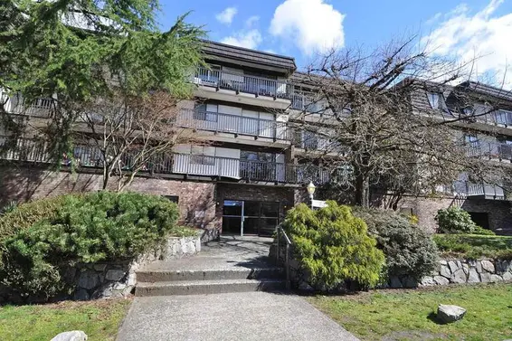 208-270 West 3rd Street, North Vancouver
