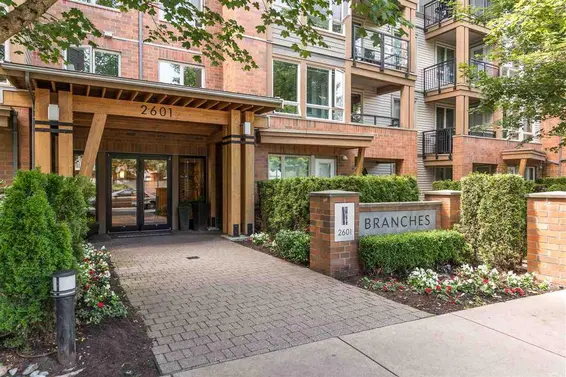 407-2601 Whiteley Court, North Vancouver