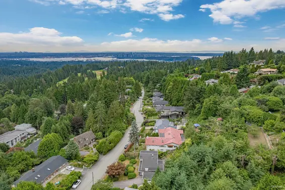 569 St. Giles Road, West Vancouver For Sale - image 2