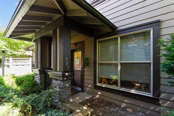 329 East 15Th Street, North Vancouver For Sale - image 2