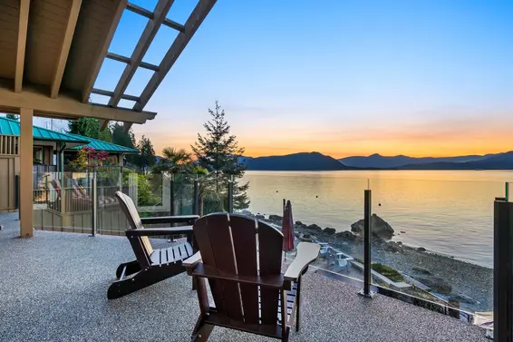 8735 Lawrence Way, West Vancouver