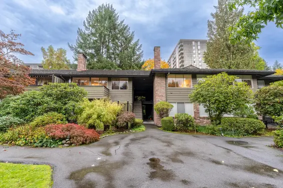 312 235 Keith Road, West Vancouver
