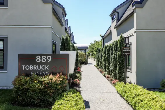 888 West 16th Street & 889 Tobruck Avenue, North Vancouver For Sale - image 1