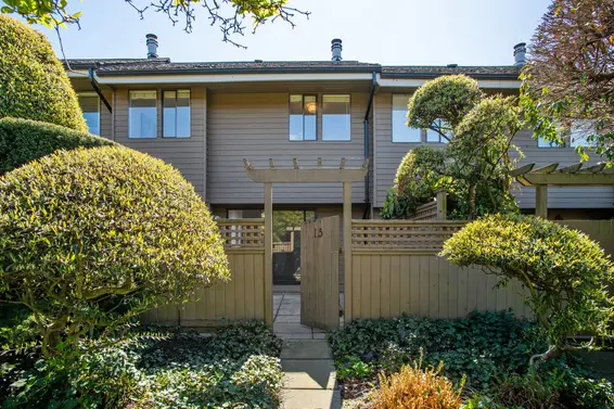 15 251 West 14th Street, North Vancouver
