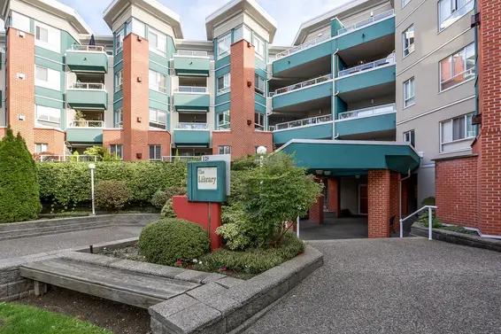 206-128 West 8th Street, North Vancouver For Sale - image 1