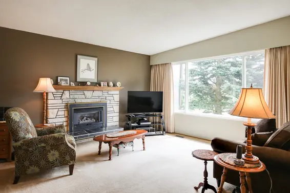 202 West 27th Street, North Vancouver For Sale - image 3