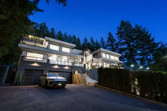 4556 Woodgreen Drive, West Vancouver For Sale - image 2