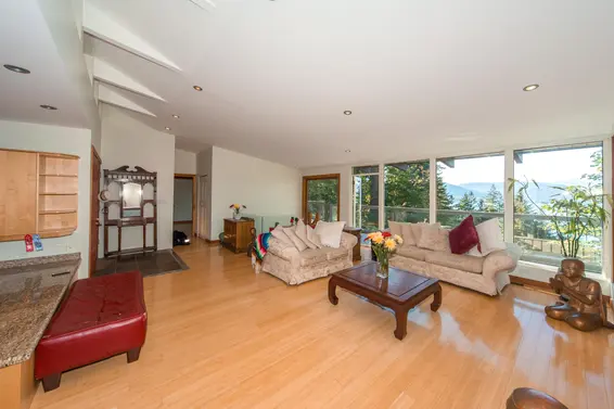 170 Highview Place, LIONS BAY For Sale - image 4