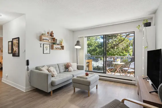 202 251 West 4Th Street, North Vancouver For Sale - image 3