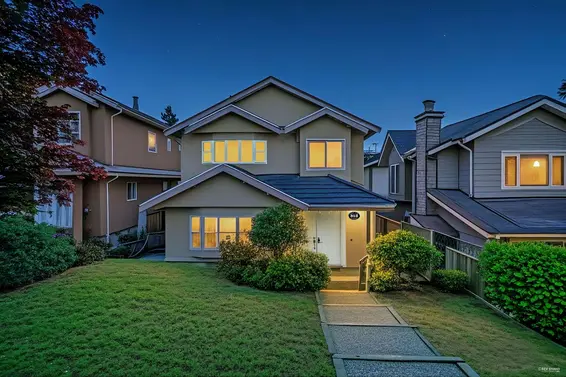 313 East 27 Street, North Vancouver