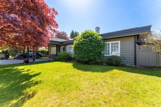 1271 Pinewood Crescent, North Vancouver