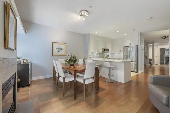 30 3750 Edgemont Boulevard, North Vancouver