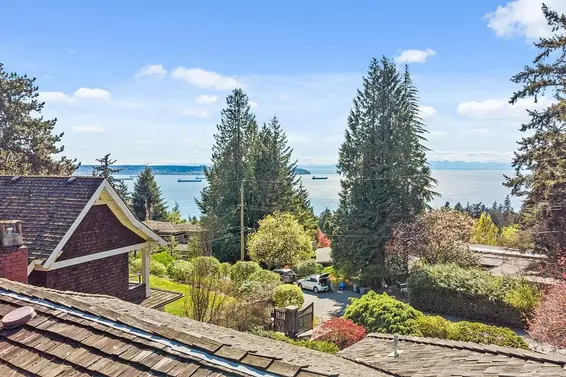 2665 Rosebery Avenue, West Vancouver For Sale - image 13