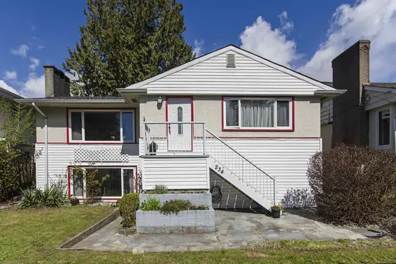 234 West 23Rd Street, North Vancouver For Sale - image 4
