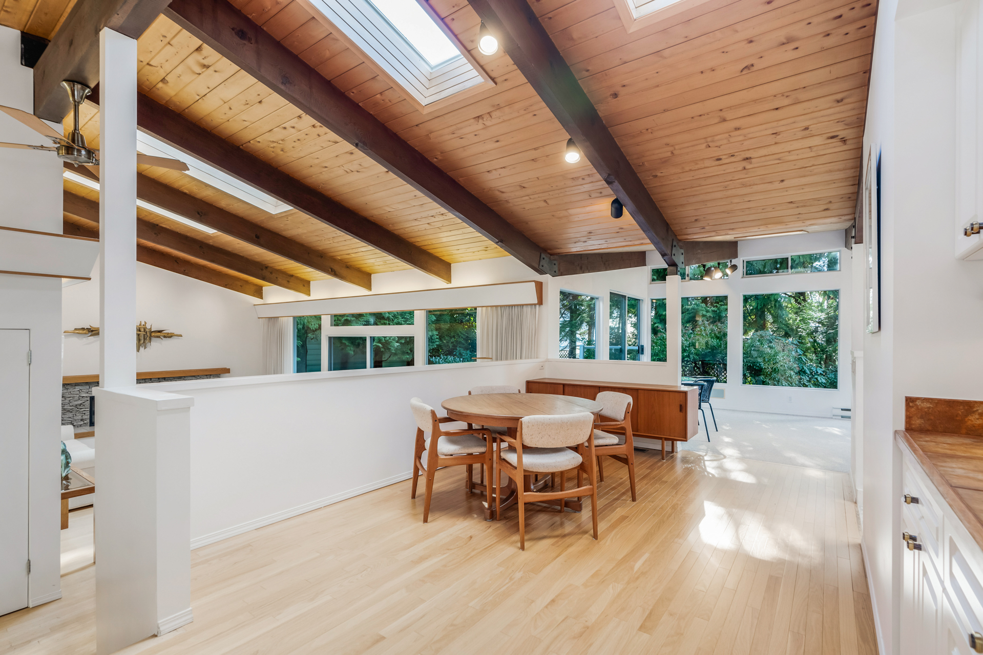 mid century modern house for sale - 501 W St James Road North Vancouver