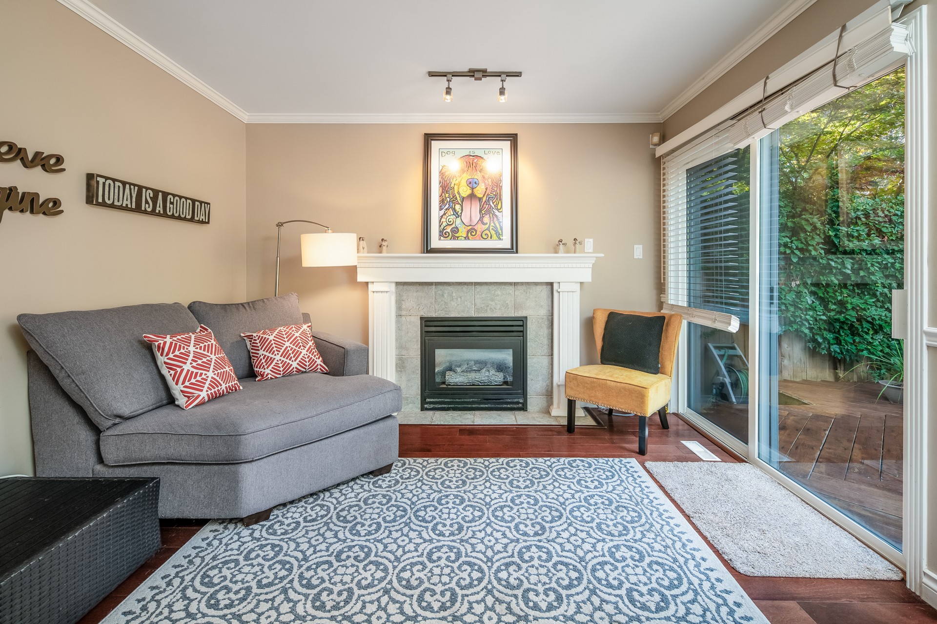 731 Grantham Place, North Vancouver - listed by the Rossettis - image 3