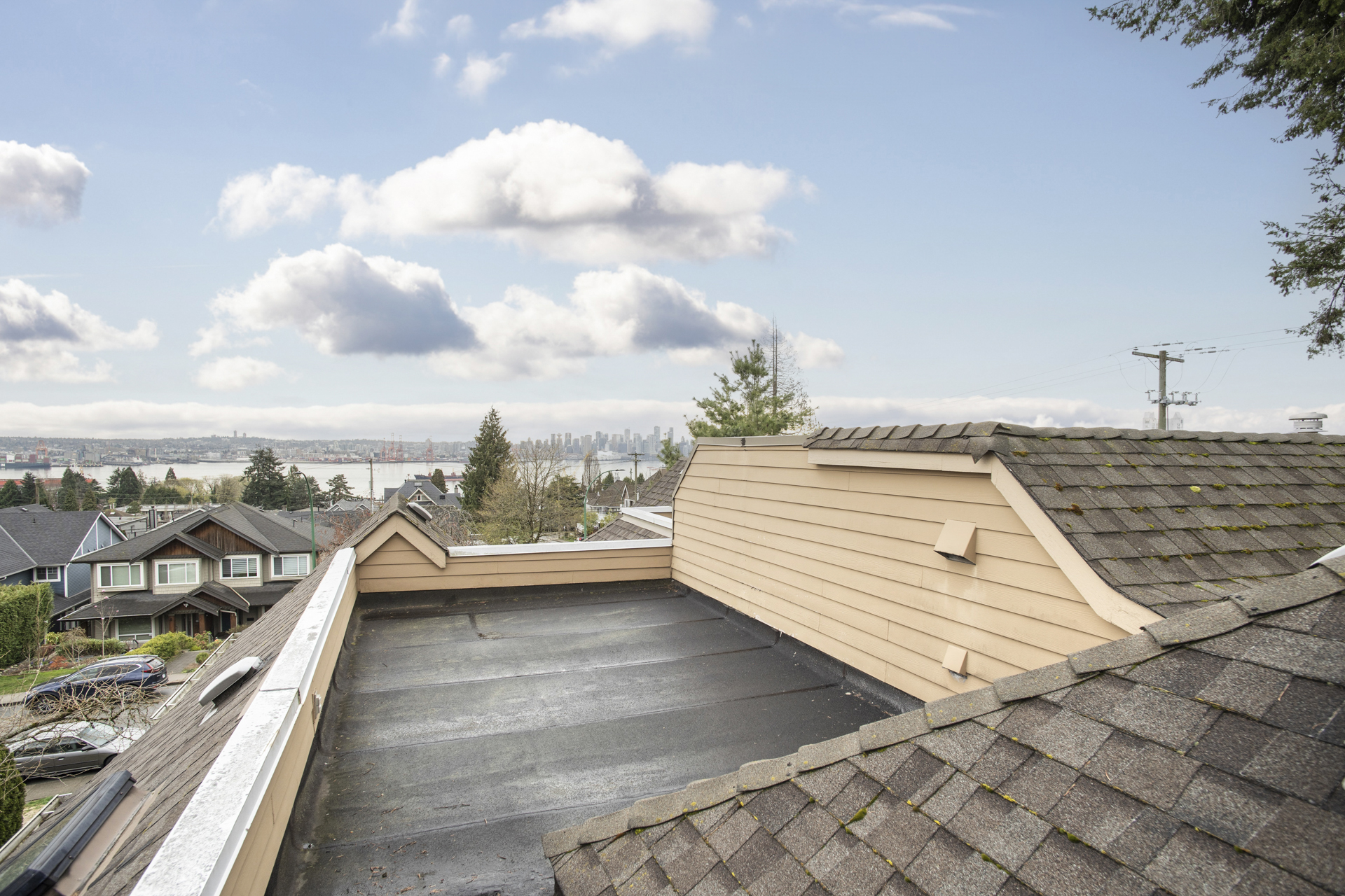 302 East 6th Street, North Vancouver - For Sale by Rossetti Realty - image 5