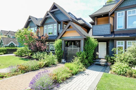 St. Andrew's Place - 263 E 5th St | Townhomes For Sale + Alerts