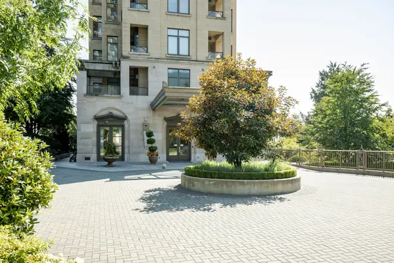 The Edgewater - 2288 Bellevue | Condos For Sale + Listing Alerts  