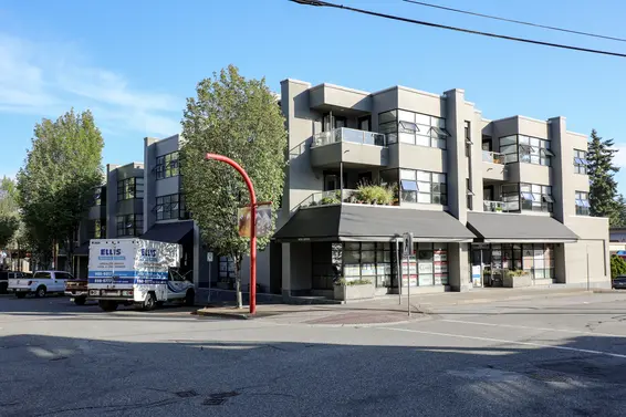 Village Square, 3151 Woodbine | Condos For Sale + New Listing Alerts