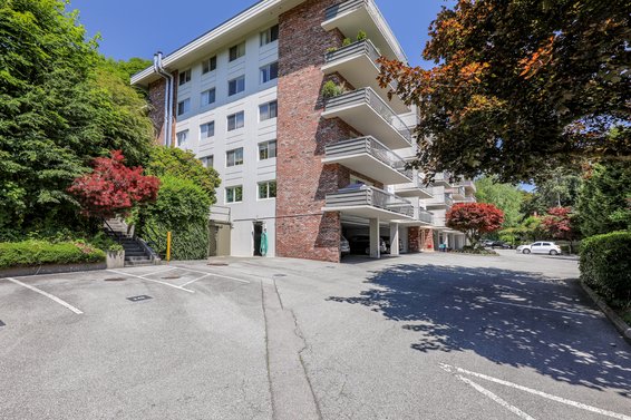 Spuraway Gardens - 235 Keith Rd | Homes For Sale + Listing Alerts