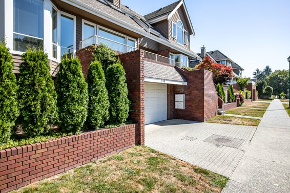 Keith View Mews - 230 E Keith Rd | Townhomes For Sale + Alerts