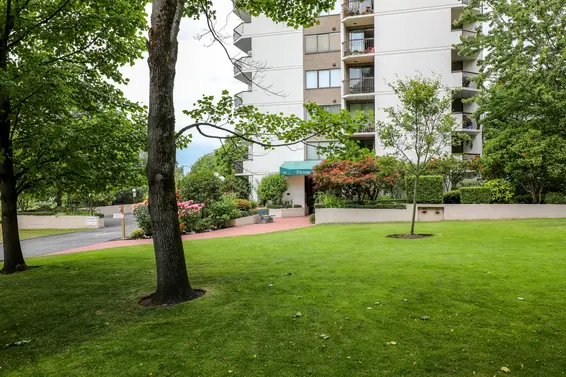 Park Avenue Place - 701 W Victoria | Condos For Sale + Listing Alerts  