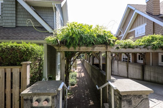 Craftsman Estates - 2688 Mountain | Townhomes For Sale + Alerts