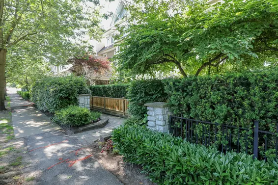 Vista East at Hamersley - 365 E 1st St | Condos For Sale + Listing Alerts  