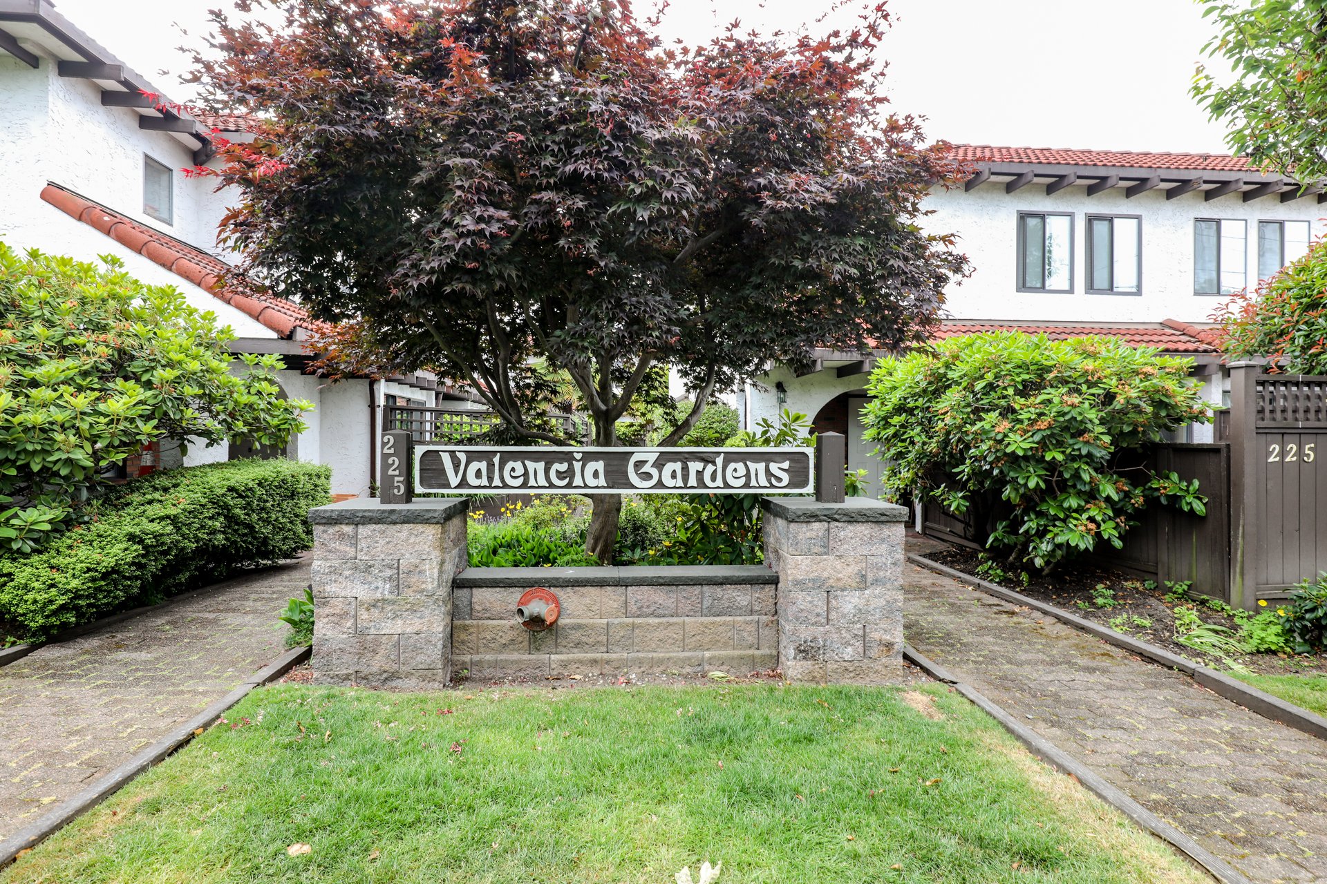 Valencia Gardens 225 W 15th St Townhomes For Sale & Sold