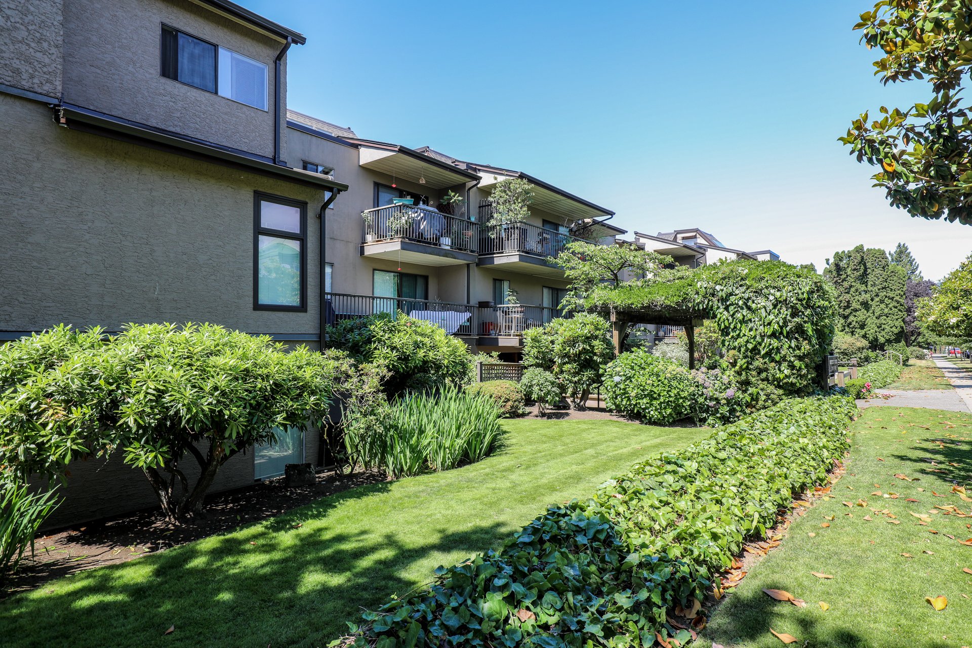 Britannia Place 251 W 4th St Condos For Sale + Sold Listings