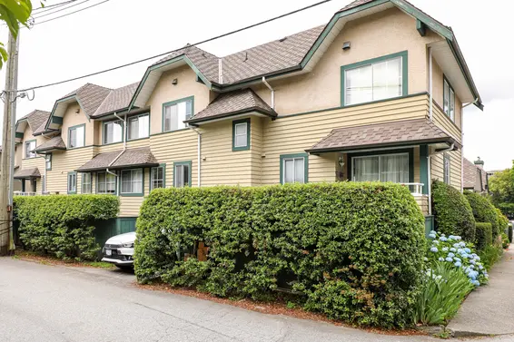 East Pointe Lane - 2160 Eastern Ave | Townhomes For Sale + Alerts  