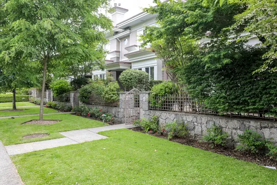251 East 11th Street, North Vancouver