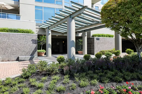 Deer Ridge - 3105 Deer Ridge | Condos For Sale + Listing Alerts  