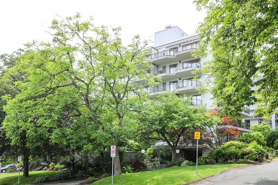 747 17th Street, West Vancouver