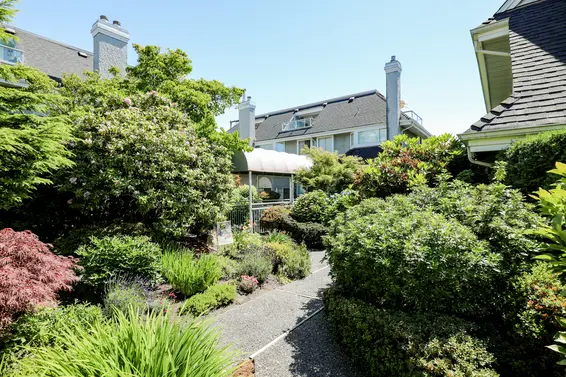 Bentley Mews - 216 E 6th St | Townhomes For Sale + Listing Alerts  