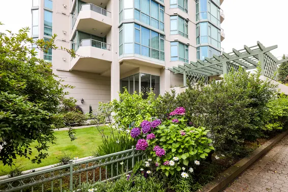 Springhill Place - 140 E 14th St | Condos For Sale + Listing Alerts  