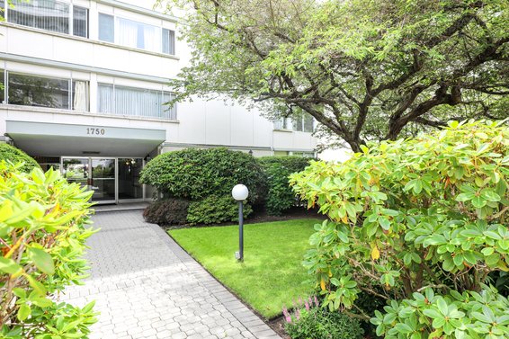 Esquimalt Towers - 1750 Esquimalt | Condos For Sale + Listing Alerts
