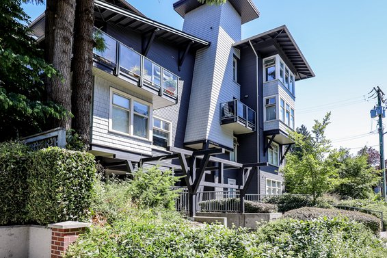 Sentry - 118 West 22nd Street | Condos For Sale + Listing Alerts