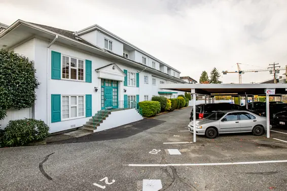 Old Colony - 120 W 17th St | Condos For Sale + New Listing Alerts  
