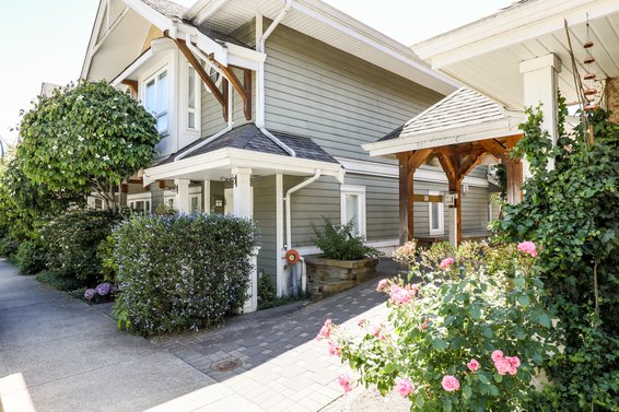 Clearwater - 915 Tobruck | Townhomes For Sale + Listing Alerts