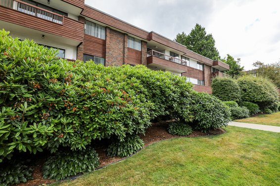 Imperial House - 122 E 17th Street | Condos For Sale + Listing Alerts
