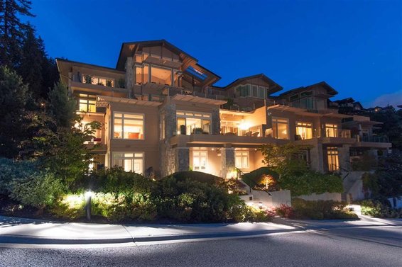 2575 Garden Court, West Vancouver
