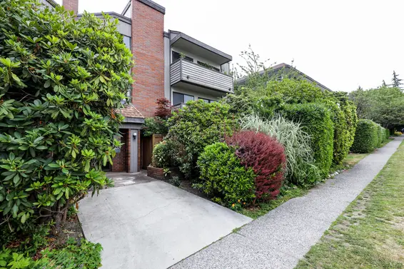 Lions Gate Manor - 206 E 15th St | Condos For Sale + Alerts  