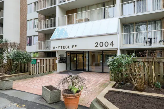 Whytecliff | Woodcroft Estates - 2004 Fullerton Ave  
