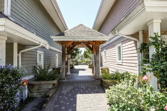 Clearwater - 915 Tobruck | Townhomes For Sale + Listing Alerts  