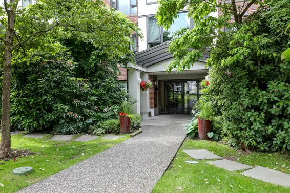 Rutherford Park - 175 E 10th St | Condos For Sale + Listing Alerts  