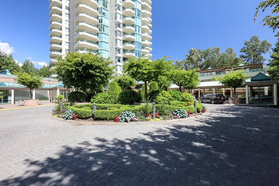 The Westroyal - 328 Taylor Way | Condos For Sale + Listing Alerts