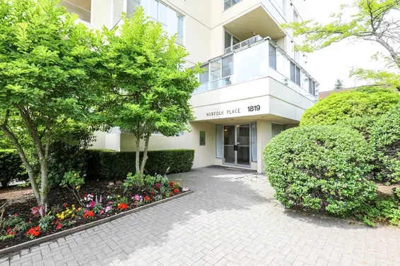 Norfolk House - 1819 Bellevue | Condos For Sale + Listing Alerts  
