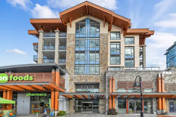 2780 Valley Centre Ave, North Vancouver